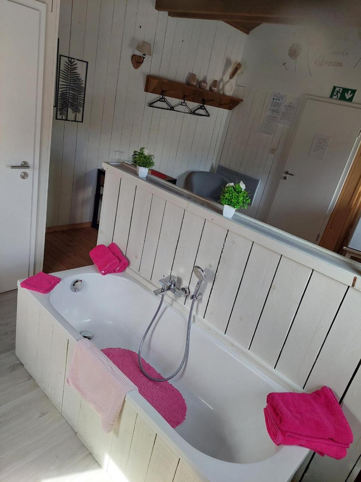 La Petite Suisse Bed & Breakfast Malmedy Exterior photo
